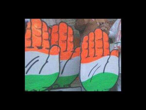 Cong on 'dinner camaraderie' spree