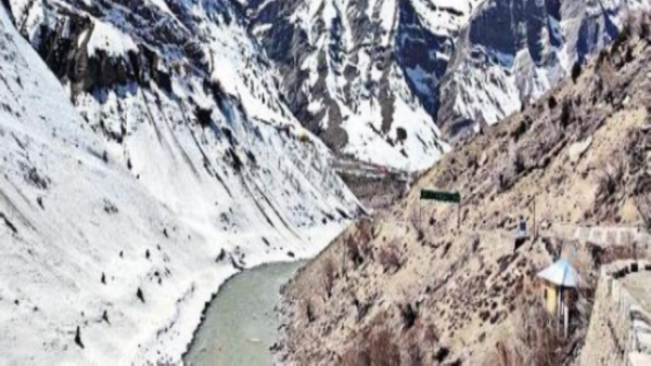 Himachal Pradesh freezes under cold wave; Keylong logs -11o Celsius