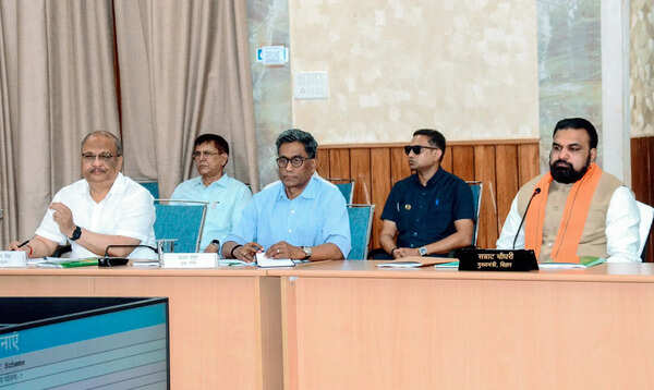 CM reviews key schemes, stresses quality infra work