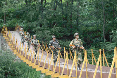 Pak violates ceasefire again, targets 16 Indian posts