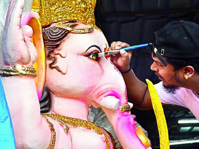 Ganesha idols, now available on rent