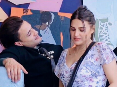 Bigg Boss 13: Himanshi Khurana shares picture with Asim Riaz; says 'Wish I did not have to leave the house'