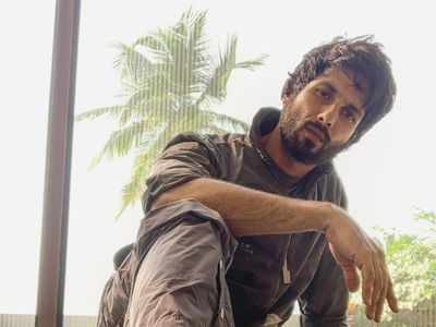 Shahid Kapoor urges people to take precautions against COVID-19 as lockdown eases