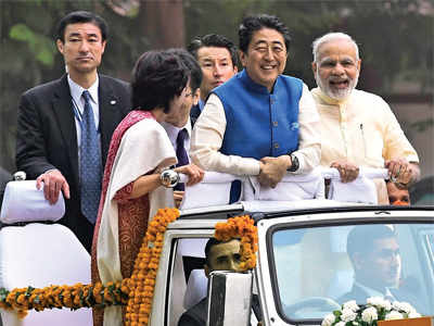 Abe begins India tour with Modi bonhomie