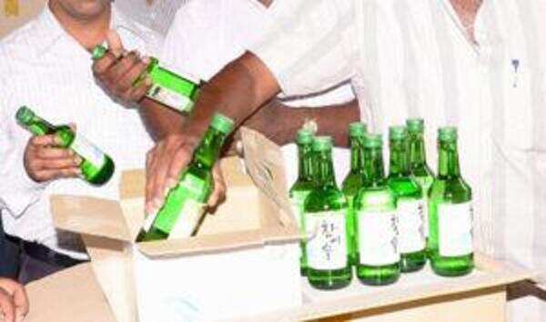 Dry Bihar boosts booze tourism in Jharkhand