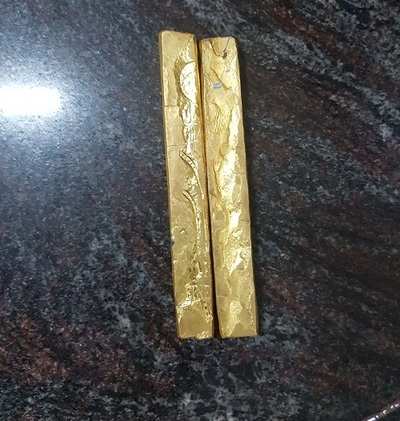 Customs seize 1kg gold inside the handle of a trolley bag at Calicut international airport