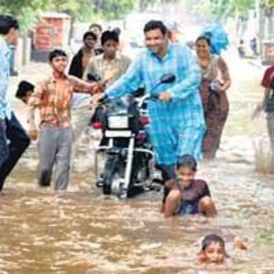14 dead as heavy rains pound parts of Gujarat