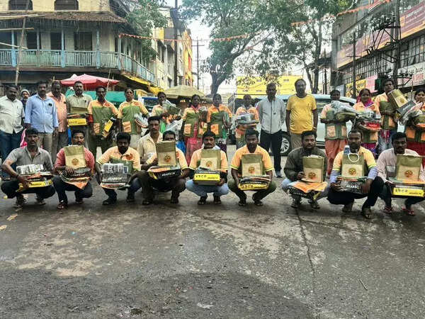 HDMC distributes safety kits to sanitary workers