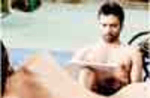 Aruna Shields goes nude!
