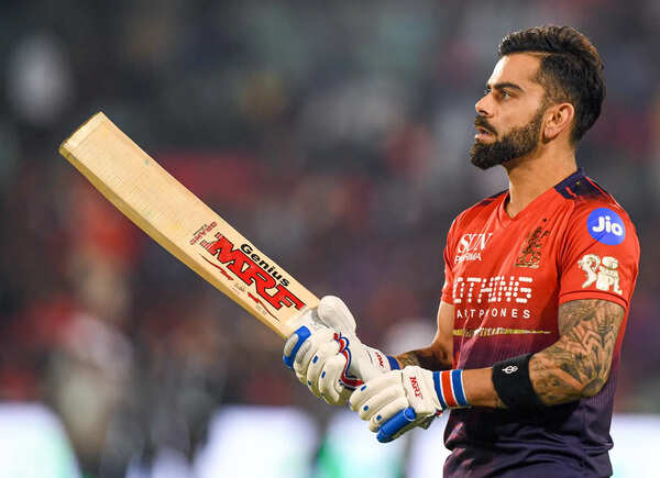 Virat Kohli told to 'play as long as possible' by IPL great after RCB vs KKR clash - Watch