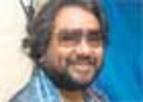 Ismail Darbar in trouble...