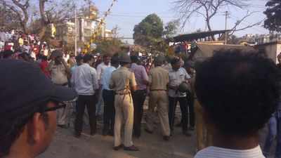 Titwala railway station: Angry slum dwellers disrupt rail services