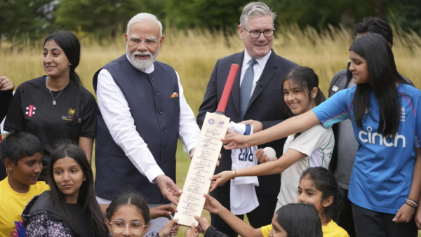 PM seeks UK’s cooperation to get fugitives back, fight terrorism; Vision 2035 roadmap adopted to boost ties