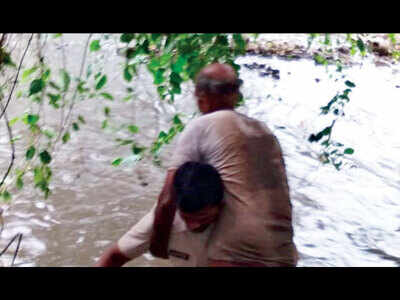 Cop jumps into nullah to save senior citizen in Aarey