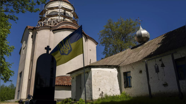 In pics: War-torn church in Ukraine becomes symbol of faith