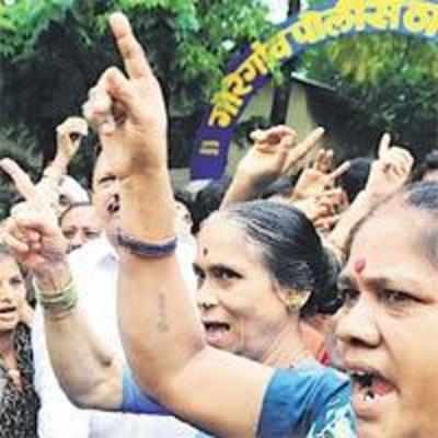 Women protest over girl's murder, block traffic at Goregaon