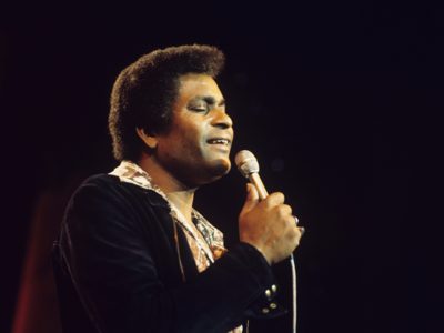 Trailblazing country music singer Charley Pride dead at 86
