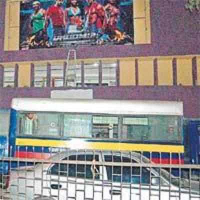 Dhoom 2 blackout spells doom for Thane theatre