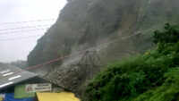 Heavy rainfall causes landslide in HP’s Bhattakufer area 