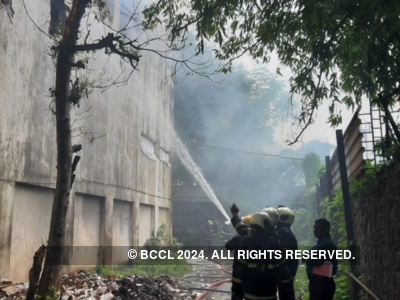 Fire breaks out at godowns in Goregaon