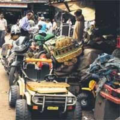 How Chor Bazaar is really a place for stolen goods!