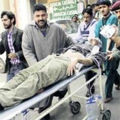 2 die in militant attack in Srinagar