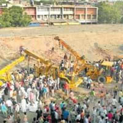 Chandigarh mandi caves in, 4 dead