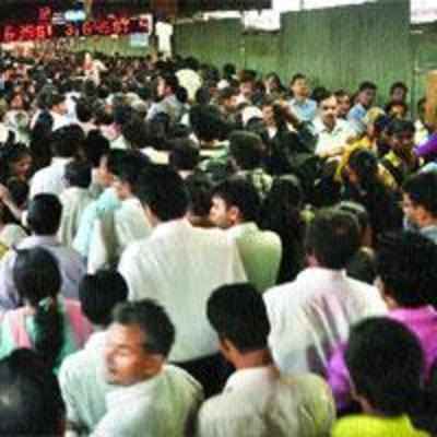 FOBs at Thane station to get security during peak hours