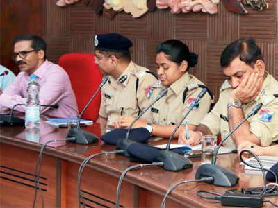 Crowd control at stations:  Railways should reduce the number of routine announcements, says Nashik Police Commissioner