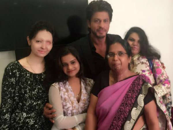 Shah Rukh Khan's meeting with acid attack survivors will touch your heart