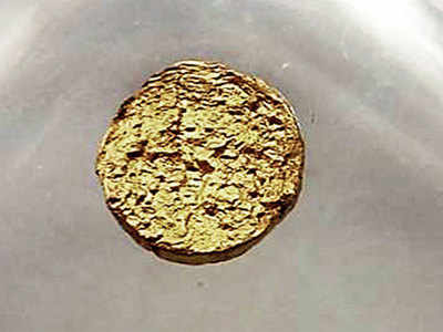 Light 18-carat gold created from plastic