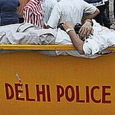 Delhi Police relax restrictions on Anna Hazare fast