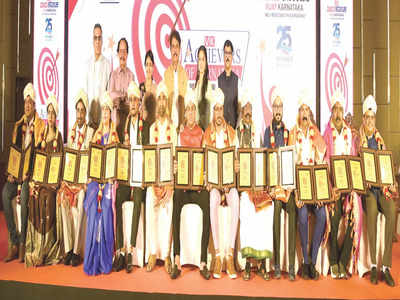 Vijay Karnataka honours the Real Achievers