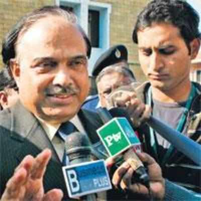 Pak to decide on polls today