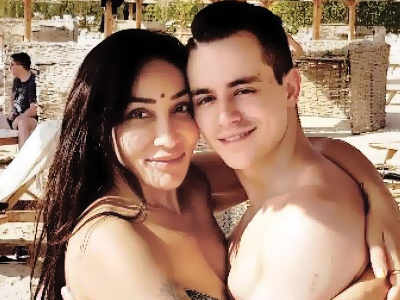 Sophia Hayat dumps 'con man' husband Vlad Stanescu