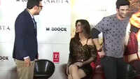 When SSR rescued Kriti from wardrobe malfunction 