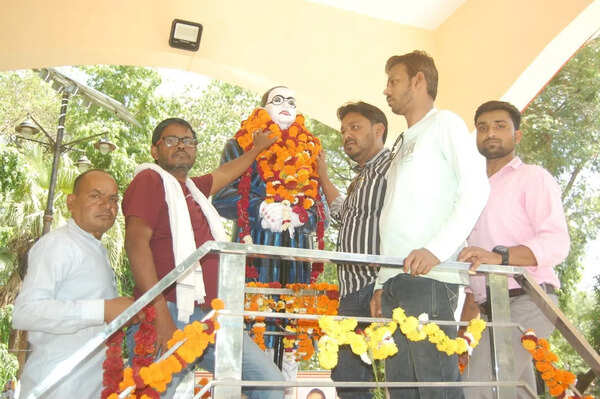 Tributes paid to Dr Ambedkar on his 135th birth anniversary