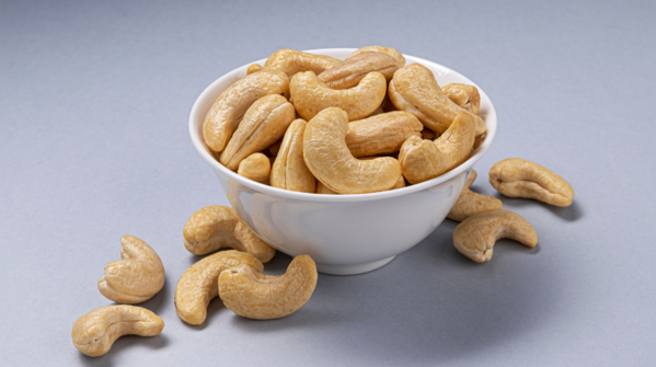 Why should we eat soaked Cashews daily