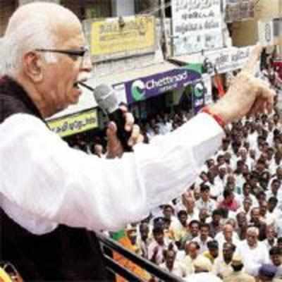 Advani juggernaut gets a bomb scare