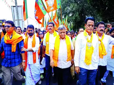 Padayatra concludes with mudslinging from both sides