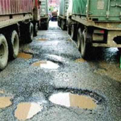 Pothole-free roads in city before monsoon, Mayor Ashok Vaity issues order to speed up work