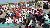 Chakka jam: Hundreds of vehicles come to a standstill on Delhi-Jaipur national highway near Shahjahanpur-Khera 