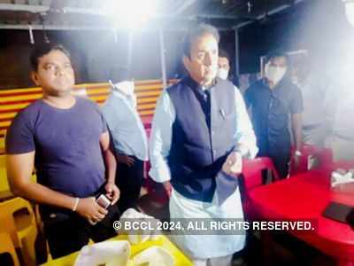 Maharashtra Home Minister Anil Deshmukh 'raids' eateries operating despite closure order