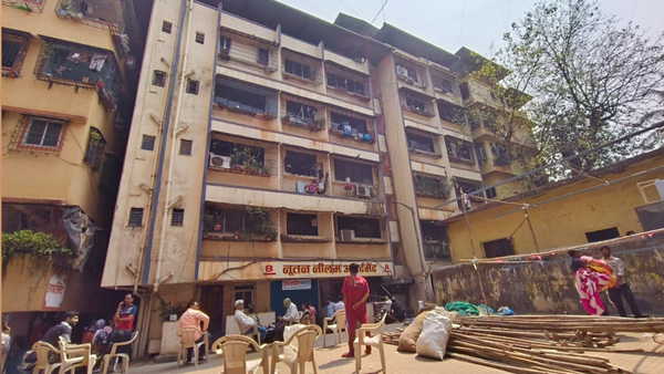 3 injured after 5th-floor slab crashes onto lower flat in Thane