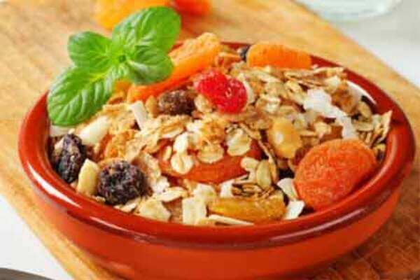 Quinoa and oats breakfast bowl recipe