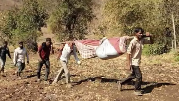 Family carries woman in labour for 1km on cloth stretcher to hospital in Gujarat