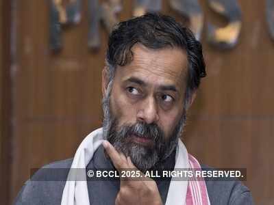 Yogendra Yadav detained, allegedly manhandled by Tamil Nadu police