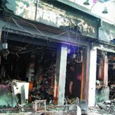 Shops gutted on Gokhale rd