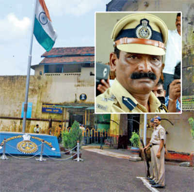 Suspended Thane jailor’s belongings thrown out of the house he locked & left