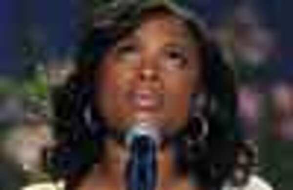 Jennifer Hudson gives birth to a son 